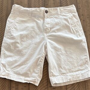 Stylish White Men's Flat Front Shorts